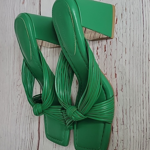 White House Black Market Elegant Green Women's Heeled Sandals SIZE 8 - Picture 2 of 10